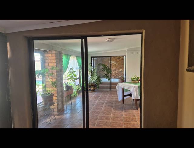 3 BEDROOM HOUSE FOR SALE IN BRENTHURST